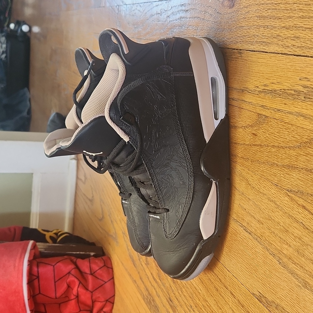 Jordan Dub Step Mens 8/woman's 10